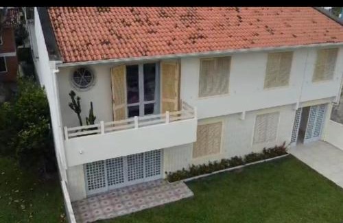 Cachoeira do Bom Jesus House | Beachfront Casa na Praia in Florianópolis with Pool Access