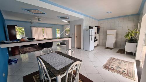 Mococa House | Relaxing Beachside Retreat at Casa de Praia na Mococa