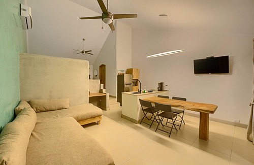 Tamarindo Apartment | Relax at Casa Nahua Hotel in Tamarindo - Pet Friendly Oasis