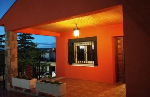 Teruel House | Casa Naranja: Family and Pet-Friendly Retreat