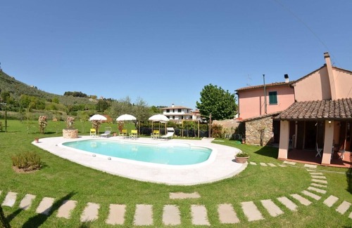 Cascine-La Croce Cottage | Serene Private Villa with Pool in Beautiful Tuscany