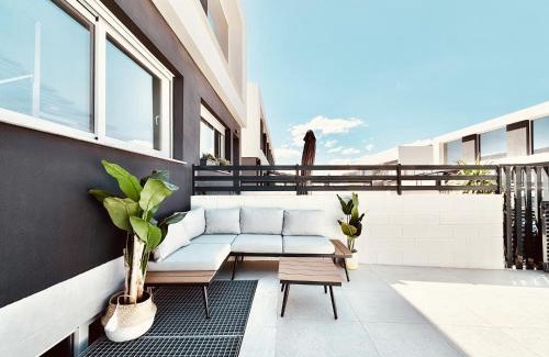 Puerto Marino House | Relax at Casa Natura Arena Beach: A 4-Star Family Retreat