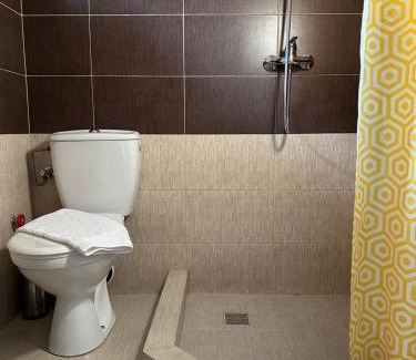 Vama Veche House | Welcoming Casa Naty: Pet-Friendly Retreat with High Ratings