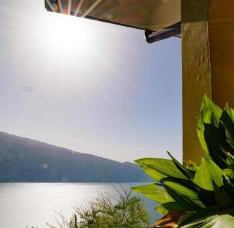 Gardola Apartment | Unwind at CASA NAVLA' AppartamentI with Family-Friendly Perks