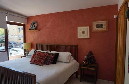 Financial District House | Family-Friendly Retreat at Casa Nawuales Guadalajara