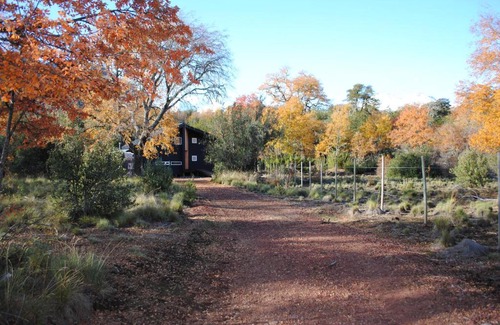 Pinto House | Inviting Casa Negra: Family-Friendly Retreat with Hot Tub