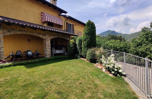 Cervasca House | Relaxing Retreat: Casa nel Bosco with Spa and Sauna
