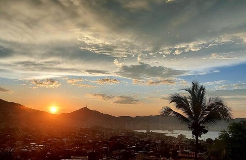 Acapulco Apartment | Casa Nelly: Family and Pet-Friendly Retreat Awaits