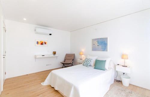 Lagoa House | Discover Casa Neptuno-Lagoa São Miguel: Family-Friendly Escape