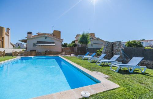 Roda de Bara House | Discover Casa Neus Barà: Oceanfront Oasis with Pool