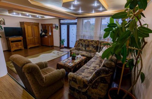 Budesti Villa | Discover Casa NITU: Family-Friendly Stay with Top Reviews