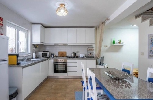 Armamar House | Perfect Retreat in Douro with Pool and Spa Amenities
