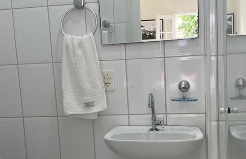 Loteamento Joao Batista Juliao House | Beachfront Casa in Guarujá: Guest Rated 10/10, Pet Friendly