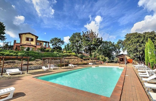 Montefiascone House | Experience Casa Nocetta D: A Welcoming Retreat with Free Wi-Fi