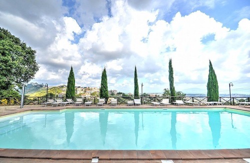 Montefiascone House | Experience Casa Nocetta D: A Welcoming Retreat with Free Wi-Fi