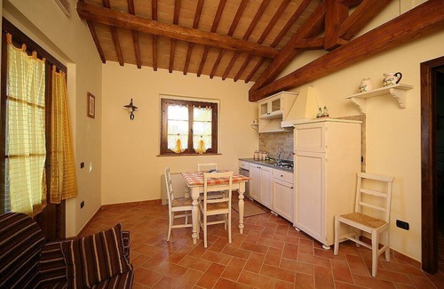 Montefiascone House | Casa Nocetta L: Welcoming Apartment with Pool & Free Wi-Fi