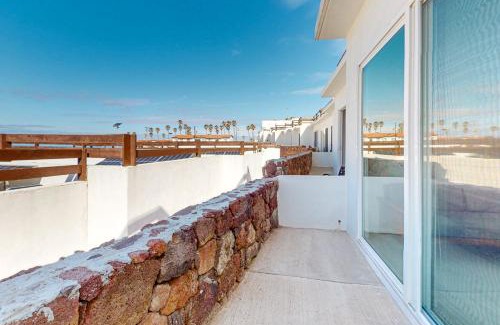 La Paloma House | Experience Casa Nogal 25 - Beachside Retreat with Pool