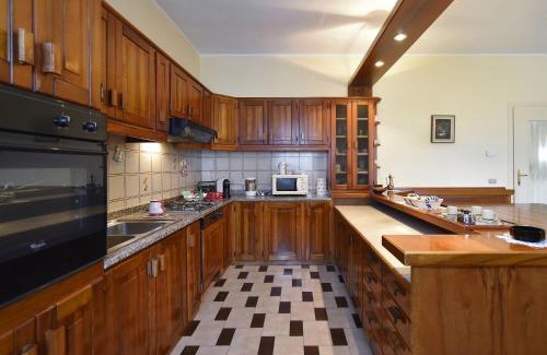 Castellaro Lagusello House | Discover Casa Nonna Rina: Family-Friendly Retreat Rated 8.9