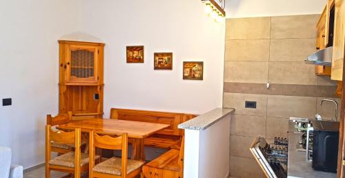 Voltino Apartment | Lake View Retreat: Casa Nonno Sergio by Gardadomusmea