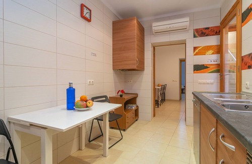 Selva House | CASA NORD 10 PAX - Ideal Town House with Free WiFi & Spa