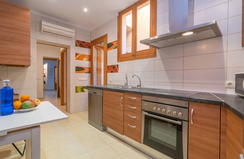 Selva House | CASA NORD 10 PAX - Ideal Town House with Free WiFi & Spa
