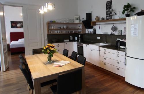 Brigittenau Apartment | Unique Casa Nostra Apartment near Augarten - Rated 9.5/10