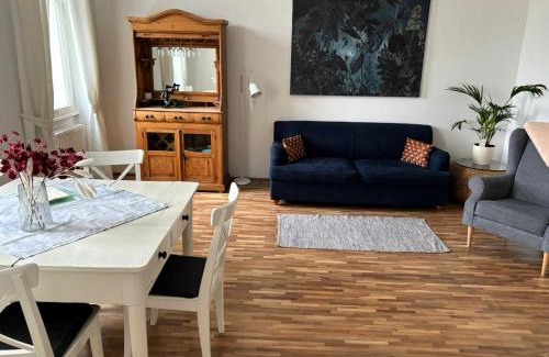 Brigittenau Apartment | Casa Nostra - Bright Apartment Steps from Augarten Park
