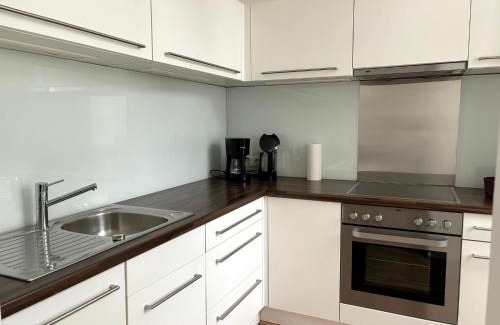 Brigittenau Apartment | Casa Nostra - Bright Apartment Steps from Augarten Park
