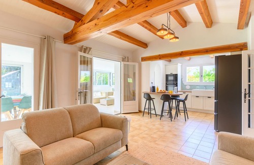 Noirmoutier-en-l'Ile House | Casa Nostress -Villa+Studio- 8 pers by Interhome