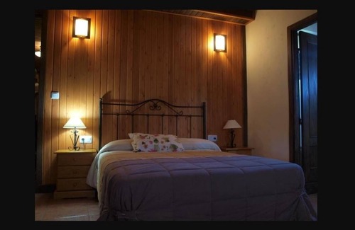 Asin de Broto House | Affordable Stays at Casa Notario with Spa & Family Amenities