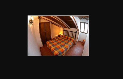 Asin de Broto House | Affordable Stays at Casa Notario with Spa & Family Amenities