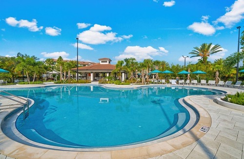 Florida Central Atlantic Coast House | Elegant Casa Nova Deluxe Townhome - Rated 9.8, Pool & Breakfast