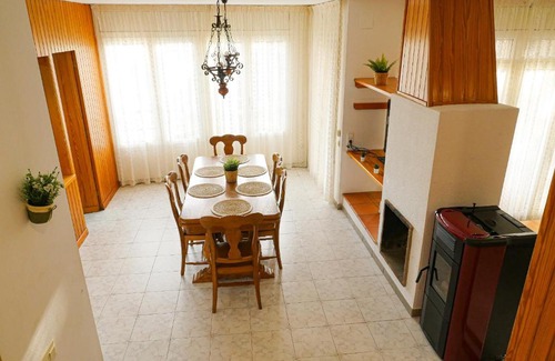 Vilamitjana House | Discover Casa Nova: Scenic Views in Vilamitjana Awaits