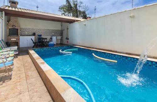 Santa Terezinha House | Beachfront Casa Nova: Pool, BBQ Area & Pet-Friendly Stay