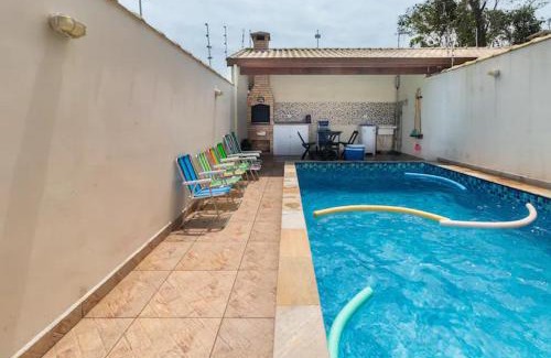 Santa Terezinha House | Beachfront Casa Nova: Pool, BBQ Area & Pet-Friendly Stay