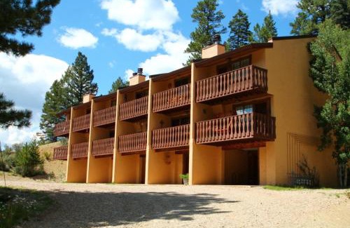 Red River Apartment | Family-Friendly Casa Nueva 6 Townhouse with Free Wifi