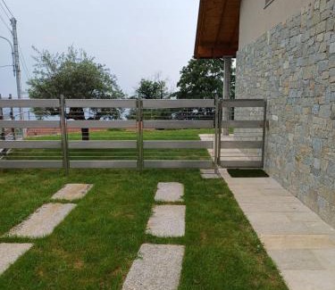 Bee Apartment | CASA NUOVA: Exceptional Stay with a 9.2/10 Guest Rating