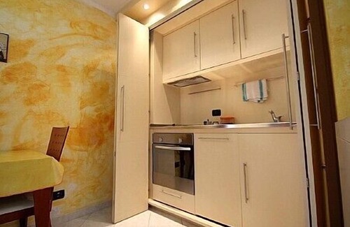 La Spezia House | Casa Nuria E: Modern Studio with Pool & Free Wi-Fi Access