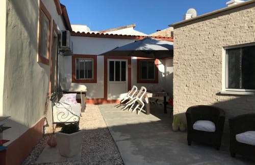 Casal do Abegao Bed & Breakfast | Exceptional Casa o Futuro: Oceanfront Pool & Family-Friendly