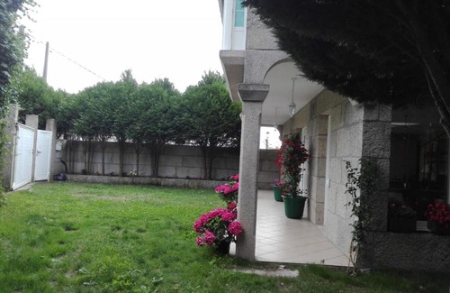 Covas House | Discover Casa O Peñón: Pet-Friendly Retreat with Pool