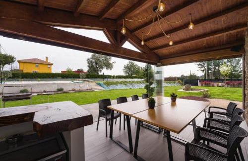 Boimorto House | Casa O Real: Guest Rated 9.3 with Oceanfront Views