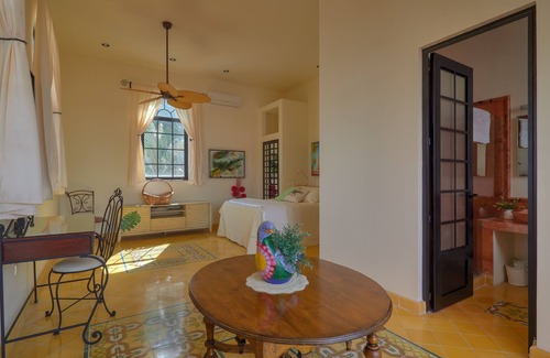 Centro Bed & Breakfast | Relax at Casa Oasis Guest House and Spa with Pool & Restaurant