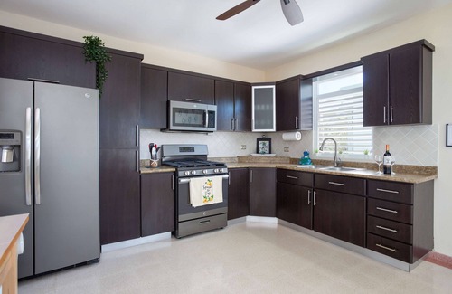 Hato Abajo House | Top-Rated Casa Ocean Breeze PR with Spa & Breakfast