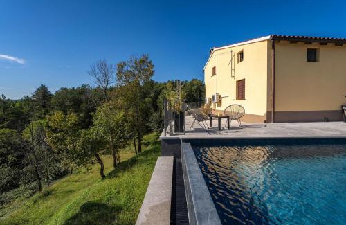 Buzet Villa | Discover Casa Olika: Family-Friendly with Pool & Pets Welcome