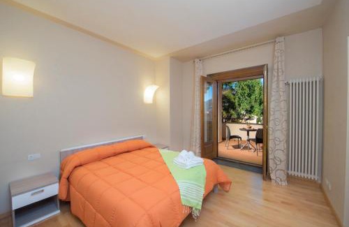 Bomerano Apartment | Relax at Casa Olimpo: 4-Star Stay with Hot Tub & High Rating