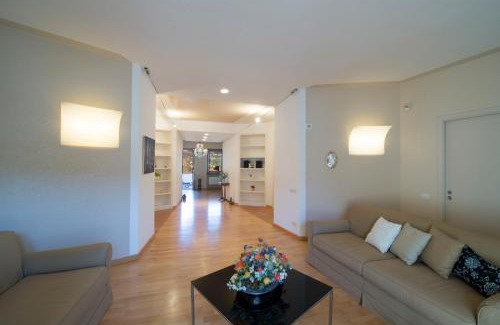 Bomerano Apartment | Relax at Casa Olimpo: 4-Star Stay with Hot Tub & High Rating