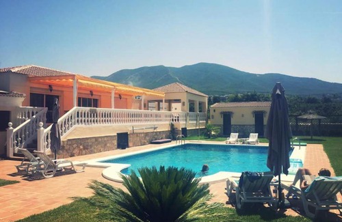 Alhaurin el Grande Bed & Breakfast | Discover Casa Oliva: 4-Star Hotel with Pool & Breakfast