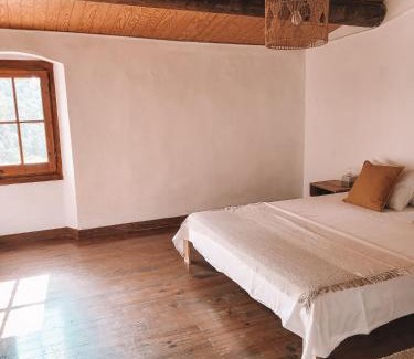 Dosrius Ski Chalet | Discover Casa Om: Oceanfront Escape with Top Amenities