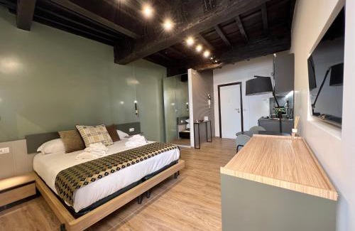 Rione XI Sant'Angelo Apartment | Discover Casa Orchidea: Family-Friendly 4-Star Retreat