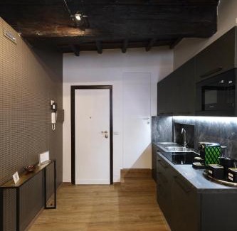Rione XI Sant'Angelo Apartment | Discover Casa Orchidea: Family-Friendly 4-Star Retreat